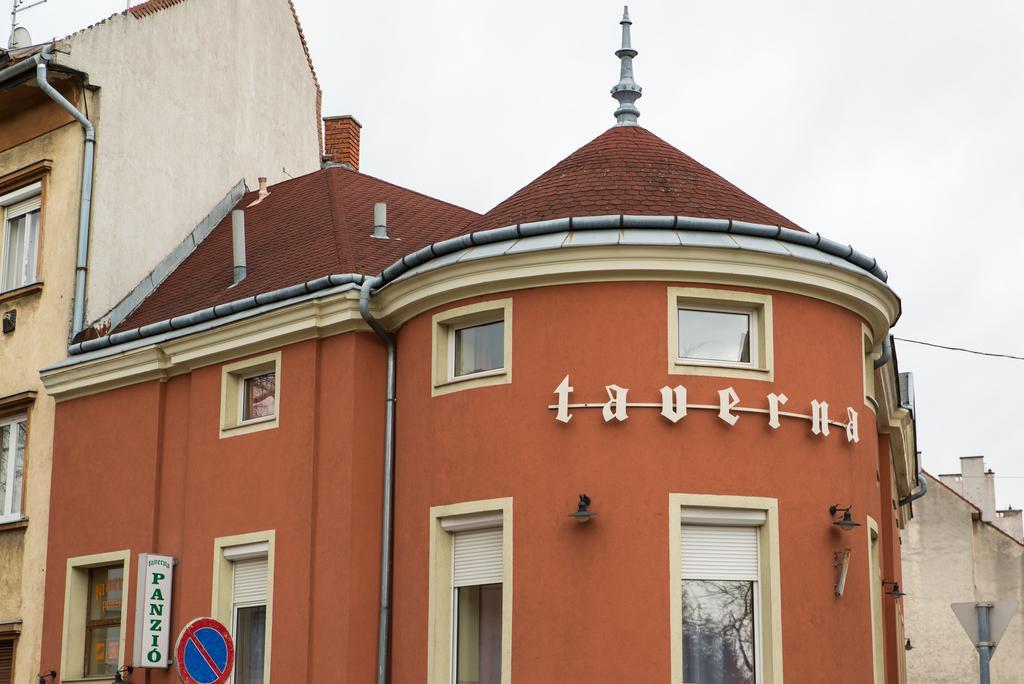 Taverna Panzio Sopron Buitenkant foto