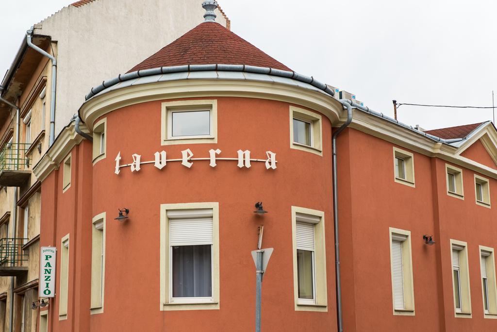 Taverna Panzio Sopron Buitenkant foto