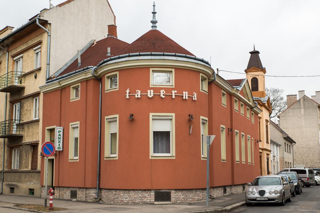 Taverna Panzio Sopron Buitenkant foto